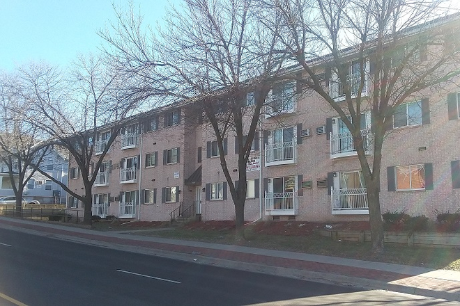 Exterior - Iowa Illinois Manor Apartments