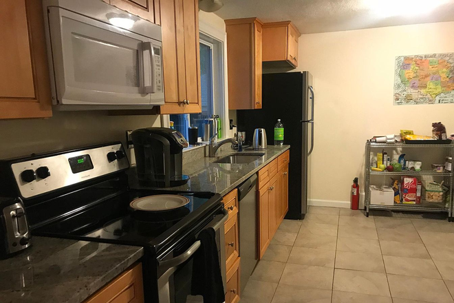 . - Curtis Ave Somerville 6 bed apartment available June 2026!