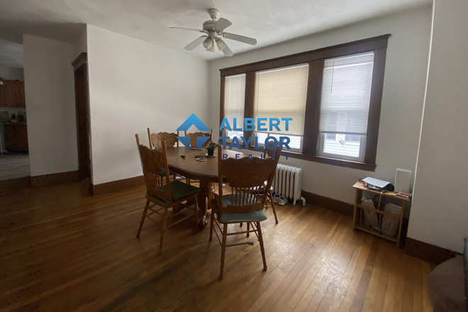 Dining Area - 5 Bed 2 Bath with TONS of Open Space - Close Commute to MCPHS!!