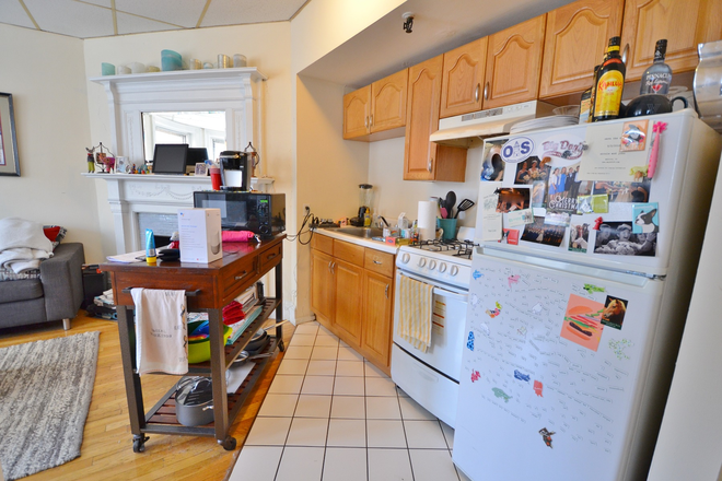 Kitchen - Prime Location! ✨ Spacious 1 Bed / 1 Bath on Marlborough St Apartments