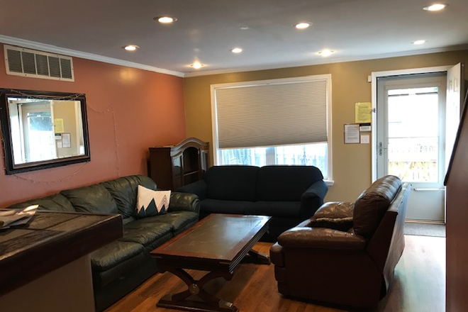 Photo - Walking distance to Johns Hopkins Medical Campus (JHH) Townhome