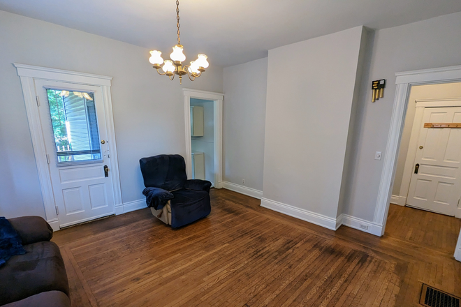 Living Room - 2BR Student Housing with Bonus Room, Convenient to Campus on Slane Ave Available July! Duplex