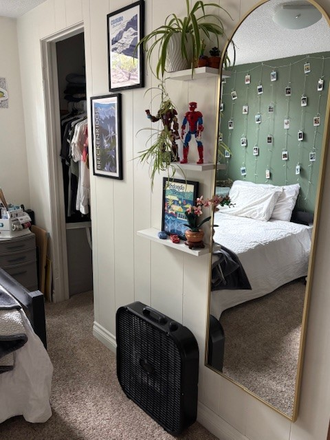 Bedroom - House near campus