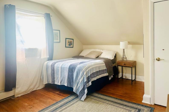 Large fully furnished bedroom - Room with shared or private bathroom for female-Clover Ave-Ewing House