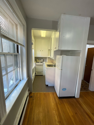 Kitchen - Anderson St Studio Beacon Hill Apartments