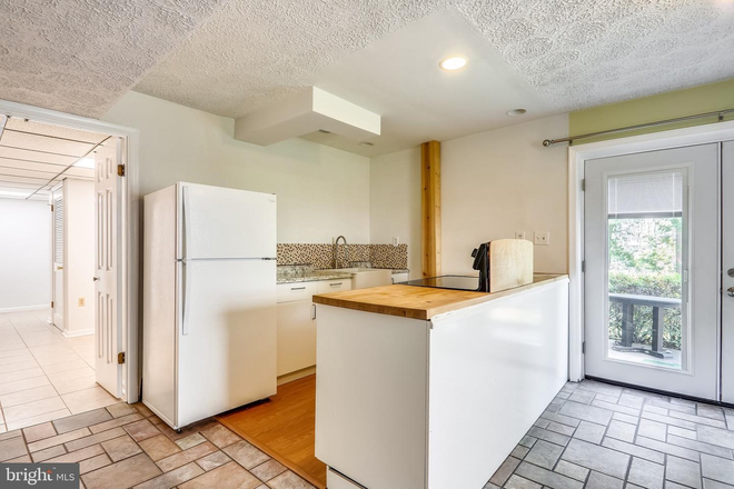 Kitchen - Newly Updated Lower Level Apartment (South Campus)