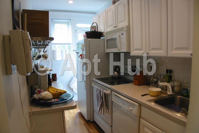 1 - One bed near Design school, heat included,