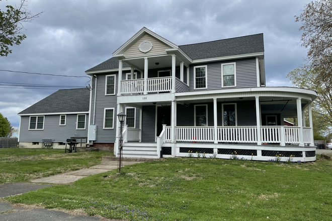 Exterior - 132 Middle Street U1