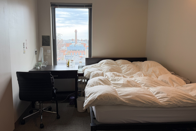 Bedroom - Nine East Summer Sublet Apartments