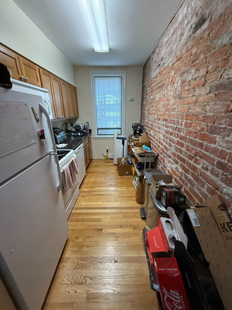 kitchen - **NO BROKERS FEE!!** Spacious 1 Bed / 1 Bath in Back Bay available 9/1/26!! Apartments