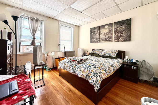 bedroom - Sunny Cleveland Circle 2 bed for 8/1 - NO FEE, 1/2 MONTH FREE! Apartments