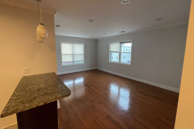 living room - **NO BROKERS FEE!! Renovated 3 Bed / 1 Bath w/ LAUNDRY IN UNIT! Avail 9/1/26!! Apartments
