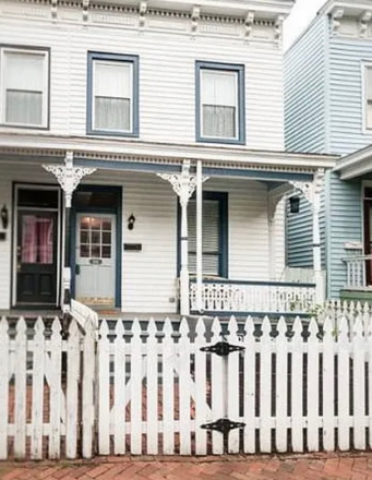 Front porch - Oregon Hill - house close to campus, 2 rooms available ( shared housing)