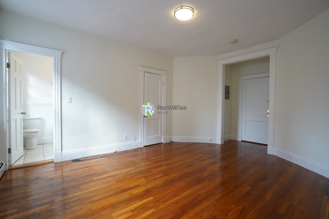 1 - Studio Apartment NO BROKERS FEE