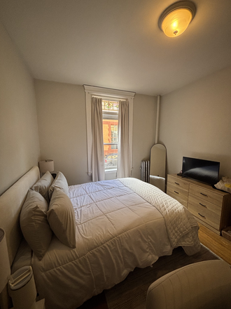 Call call or text Arezou at 617-584-7817 - 2 bedsplit(3 bedroom) On Hemenway!! H&HW INC.!! Steps away from Campus!!! Apartments