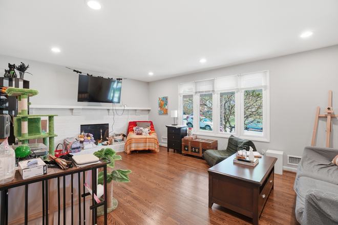 Living room - 9244 Limestone Pl Available for the 2027-2028 School Year House