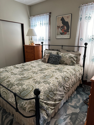 bedroom 1 - Inman Square, Cambridge Two Bedroom Apartment (Sublet)