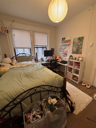 Bedroom - COZY PRIVATE ROOM SUMMER SUBLET IN FENWAY (In-unit laundry + great location)