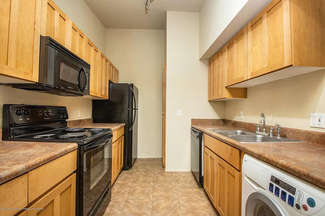 Kitchen - 2 BR/2BA Apartment in The Arbors-close to NAU