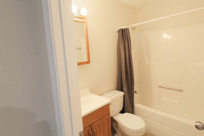 Bathroom - 3 bed / 3 bath furnished loft condo for rent! Now Pre-leasing for the 2026/2027 school year