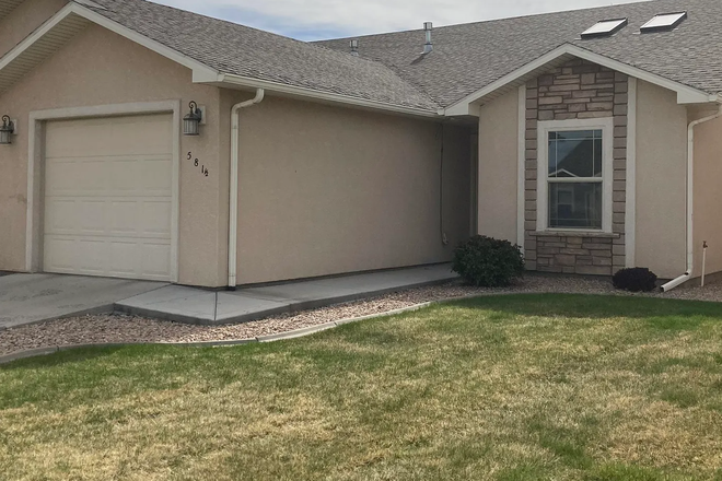 Street View - 3 bed/2 bath Townhouse