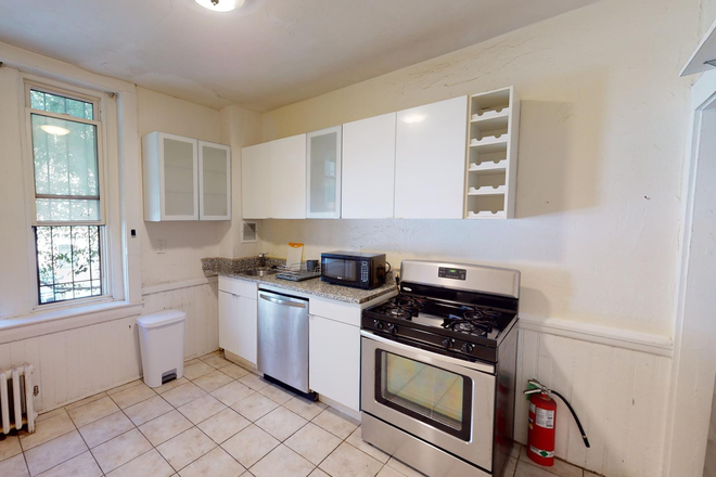 Kitchen - Walk to Northeastern | 2 Floors | 5 Bed 2 Bath | Heat and HW Included Apartments