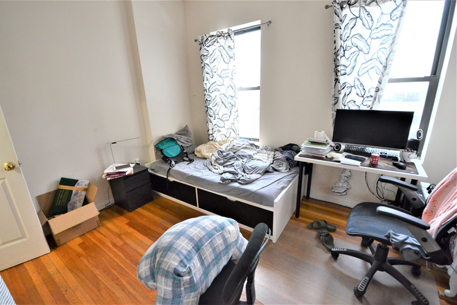 2 Bedroom at 38 Westland Ave. - AVAIL 9/1 - Gorgeous, Spacious, Updated, Sunny 2 Bedroom on Westland