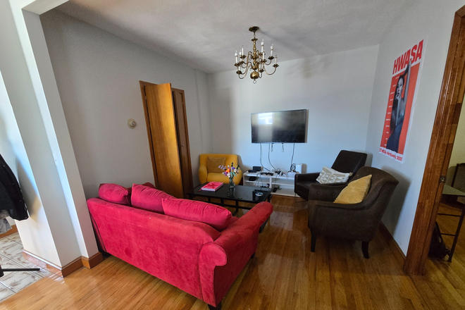 Living Room - 6/1 Sublet or Lease Takeover of Furnished 2b1b Apartment