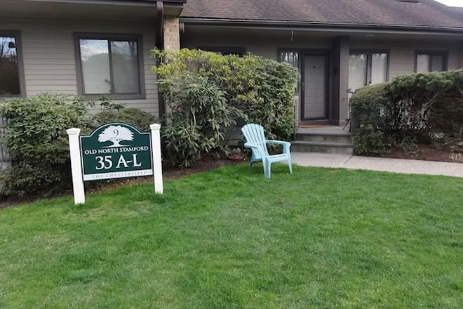 outside area - Chesterfield condominium complex