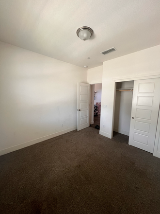 Bedroom - Bedroom and private bathroom House