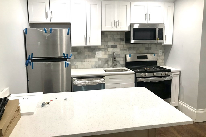 Call NOW for showings! 617-236-8600 - MASS AVE - LUXE RENOVATED DUPLEX PENTHOUSE 5BR IN SOUTH END FOR *9/1/2026* W/ IN UNIT LNDRY, 2 BATHS