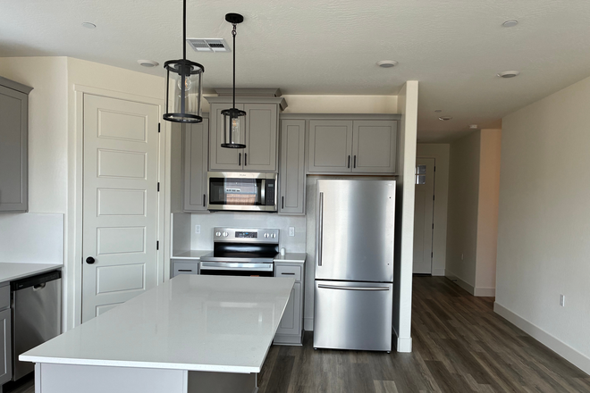 Kitchen - 1 bedroom $530-$560; Master bedroom $880. No pets.