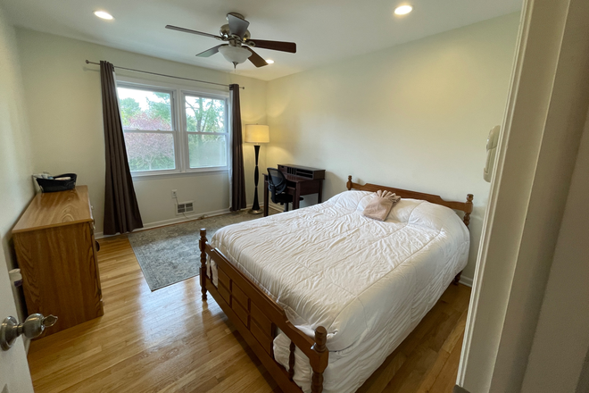 Bedroom - Furnished room for PU affiliate in shared home-Princeton Hightstown Rd- Princeton Junction