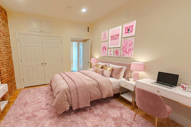 Unit - SAINT MARY'S! STUNNING 4 BED 2 BATH LUXURY APARTMENT FOR SEPTEMBER 1!