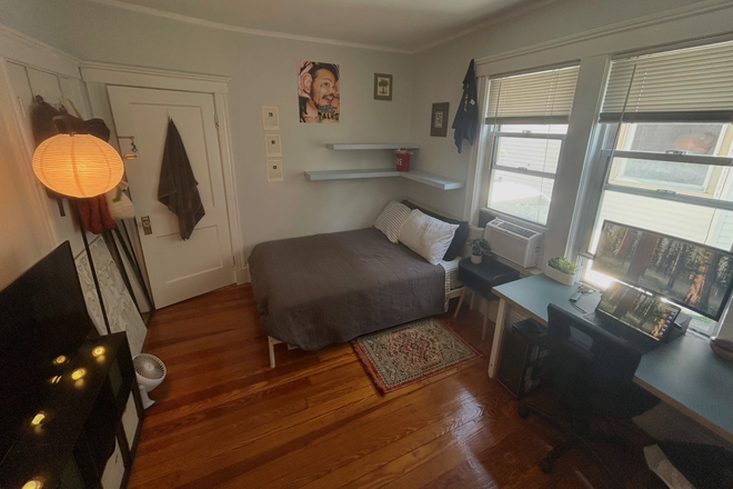 Bedroom - SPACIOUS SINGLE ROOM IN SOMERVILLE (W/FURNITURE) Duplex