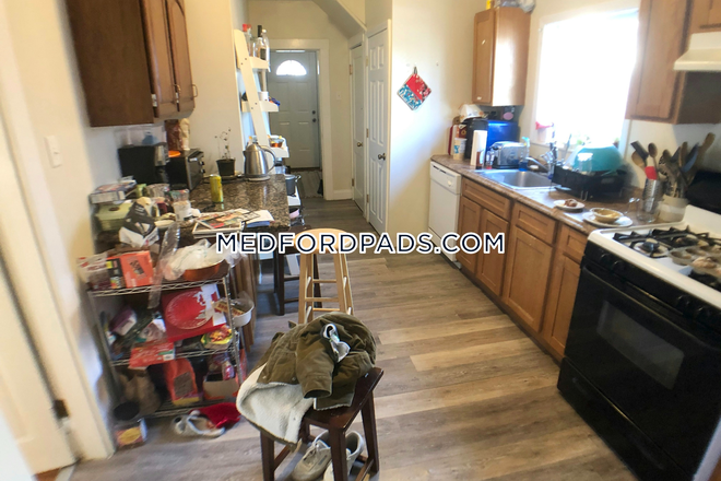 Kitchen - NO BROKER FEE! 5 Bed 2 Bath Apartment on Winthrop St. in Medford!