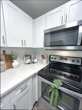 Rennovated Kitchen! - The Quarters Apartments