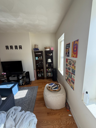 . - NO BROKER FEE - 2 Bed / 1 Bath - Avail 9/1/26!!! Apartments