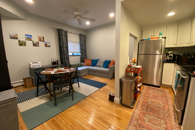 11 - NO BROKER FEE!!!! Renovated studio steps from Charles River!