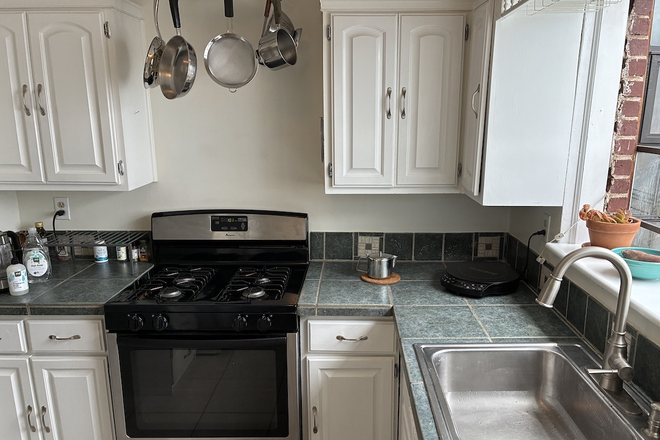 Kitchen, New appliances, marble floor, counters - Downtown Decatur  Condo for rent, Close to campus, MARTA train, CCTMA bus,