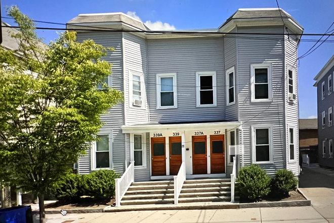 . - Large and sunny 2nd floor 3 bedroom with in-unit laundry