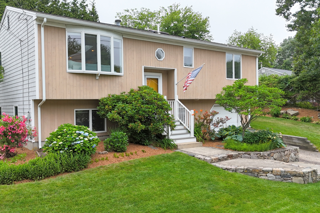 Outside Street View - 13 Salem Trail - Bonnet Shores and North End - Narragansett House