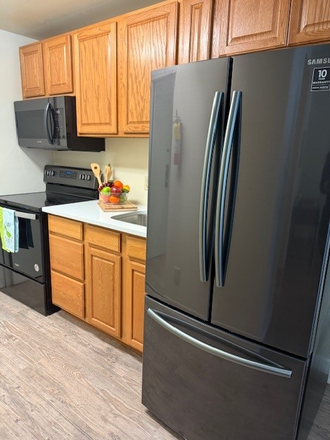 Kitchen - Laurel Terrace