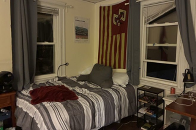 bedroom - 14 Lake Street, House, next to Boston College Campus/ Green line