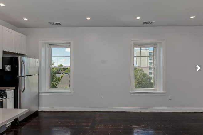 Kitchen + Livingroom - Amazing newly updated 4 Bedroom 2 bath Apartments