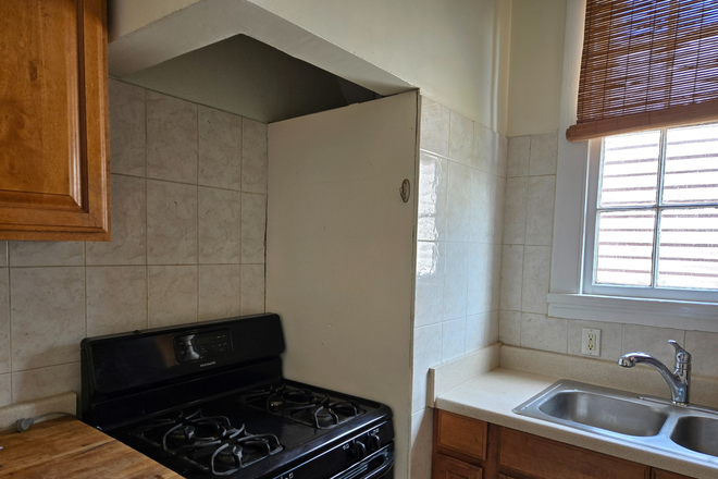Gas stove - Great location 1 bdrm $1,400 water included Apartments