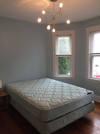 Bedroom A - LARGE 5 BD 2 BTH SHORT WALK TO HARVARD AND BIKE TO MIT
