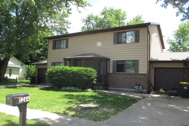 Front View - Proximity to UIHC, Physical Therapy School & Pharmacy School.....Excellent West Side Location