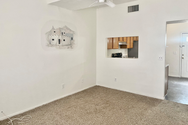 Living area - 2 bedroom / 1 bath townhome in Central Tucson