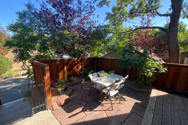 3 - AVAILABLE 10/24: 1656 Bradley Ct Townhome